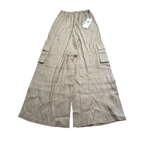 ALO Yoga Linen Getaway Cargo Wide Leg Pant in Macadamia - Picture 1 of 5